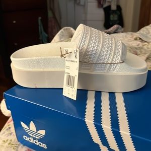 Adilette Bonega Platform slides